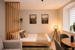Chill & Ride Apartment - free private parking space