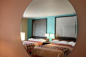 Super 8 by Wyndham East Peoria