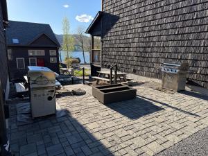 Deluxe Lodge Lakefront On Lake George #10