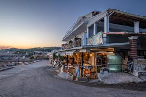 Marea Blue Seaview Apartments of Santa Barbara