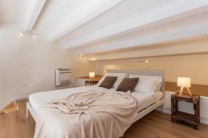 Vitabella - Modern house with courtyard and free Wi-Fi