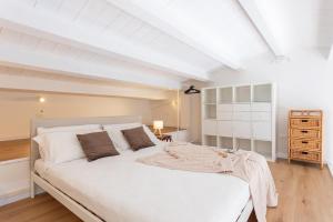 Vitabella - Modern house with courtyard and free Wi-Fi