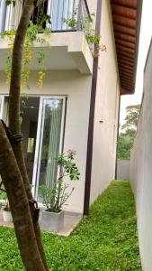 4BR Villa in Gated Community Near Expressway