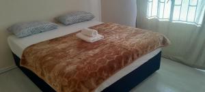 Pure Crest Guest House Near Carnival Mall