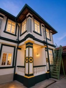 Arvena Living