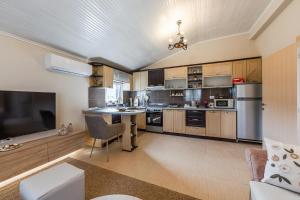 Loen Spacious Seaside 3BR Apartment by PikHost