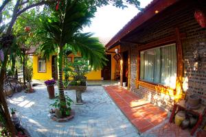 Tam Coc Riverside Bungalow