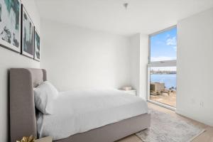 Brickel VIP Retreat 1BR - Only Monthly Stay- Pool , Gym and Business Center