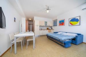 GuestHost - La Casa al Mare Apartments with Parking