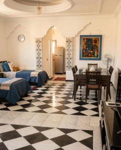 Seaside apartment ,Garden Level with Stunning Ocean View