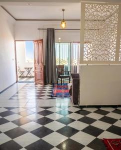 Seaside apartment ,Garden Level with Stunning Ocean View