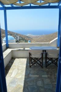 Karyatides Houses