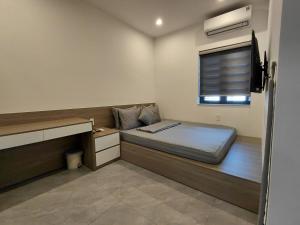 ZENITH STAY by Lans