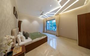 Pinnacle Pure Veg 6BhK With Private pool and Elevator