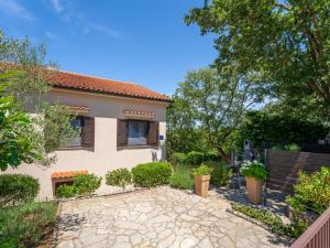 Apartment Urdih-2 by Interhome