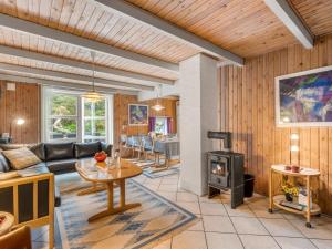 Holiday Home Urda - 1km from the sea by Interhome