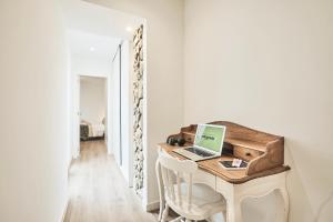 Alicante City Apartment Complex - by Welcomely