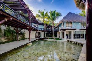 Las Hamacas