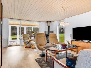 Holiday Home Marika - 400m to the fjord by Interhome