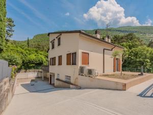 Apartment Le Busatte by Interhome