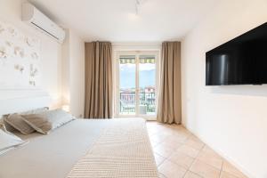 Dolce Vita- Luxury Attic Lake View