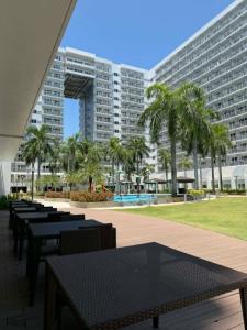 Shell Residences MOA Condotel near Naia - RhoiVC