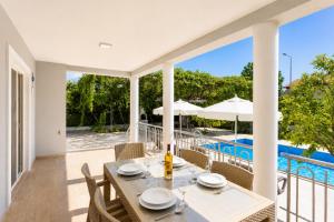 Daisy Villa