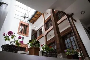 Hotel Casa Ecuatreasures Centro Historico - Mindo