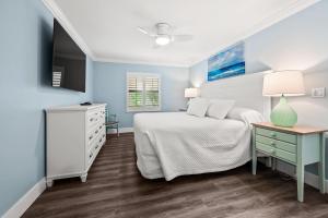 #221 Sanibel Moorings Resort Courtyard View
