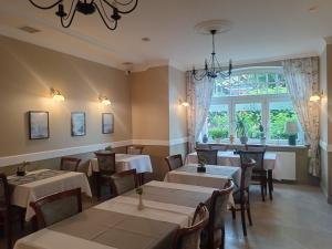 BeL Mare Family Apartments z balkonem i parkingiem