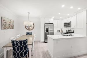 #441 Sanibel Moorings Courtyard View