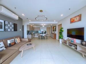 THE SÓNG APARTMENT View Biển Tháp Tam Thắng hồ bơi Vô cực Tràn bờ Tầng 36 Free