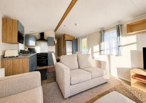 Modern 6 Berth Caravan With Decking To The Side At Valley Farm Ref 46946Sb