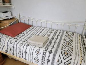 Artists Bright Hampstead Heath Village 2 bed