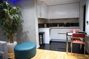 Mac Number One City Center Designer Apartment