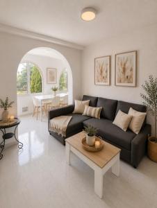 Villa con piscina y jardín privado - Villa Olivo - Dos plantas independientes