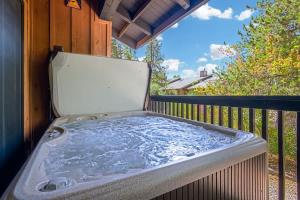 Alpine Adventure Lodge