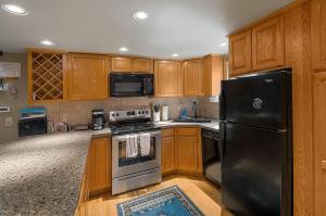 Alpine Adventure Lodge
