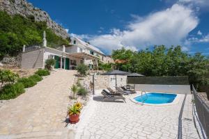 Villa Ole Mediterranean Stone Villa with Pool