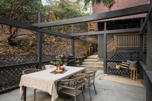 Air Conditioning! Rustic Modern Mountain Getaway