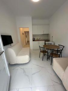 Sunset Apartment B-2