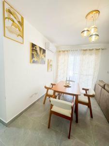 Elegance and comfort, just five minutes from the airport