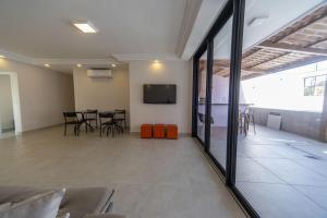 Cobertura com Piscina Privativa a 650m da Praia