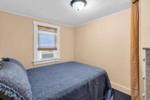 4BR Beach Block Home. Washer-Dryer and Free Parking