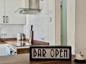 SANM - Renovated 3-Bedroom for 6 on Calle San Miguel - Torremolinos Main Street