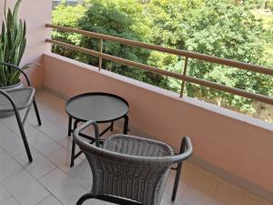 Large 3BR Apartment in Cascais with 2 Balconies
