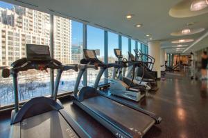 Stunning DT Waterfront Suite with Swimming Pool