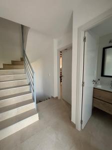 Chalet adosado en urbanización con precioso jardín