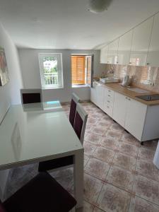 Apartments Minja S