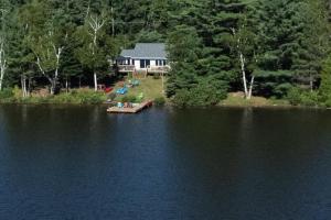 Amazing Lakefront cottage on Paradise Lake